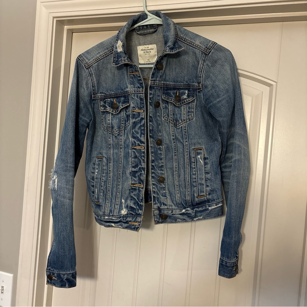Abercrombie & Fitch Distressed Blue Jean Jacket XS